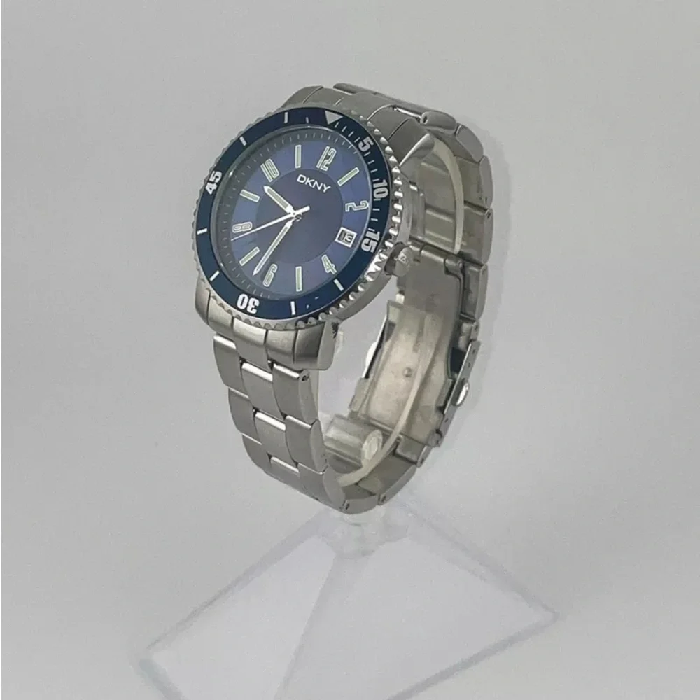 DKNY Silver and Blue Stainless Steel Watch #93 new battery